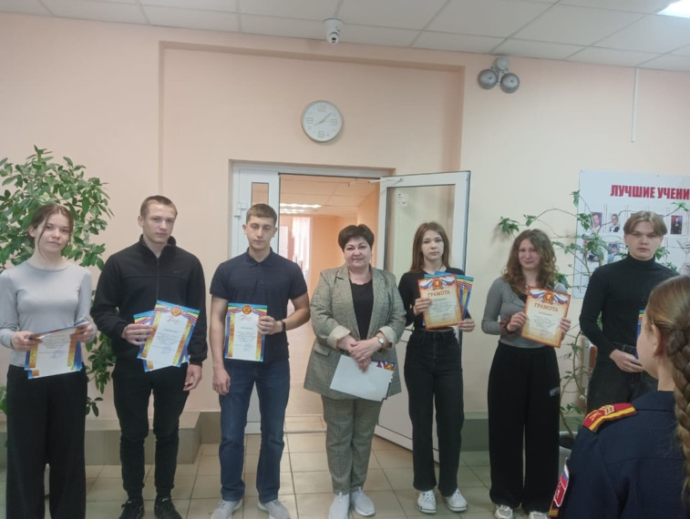 Линейка по понедельникам.