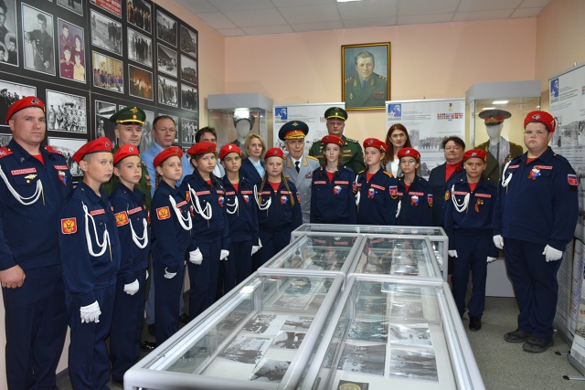 Торжественное открытие мемориальной доски.